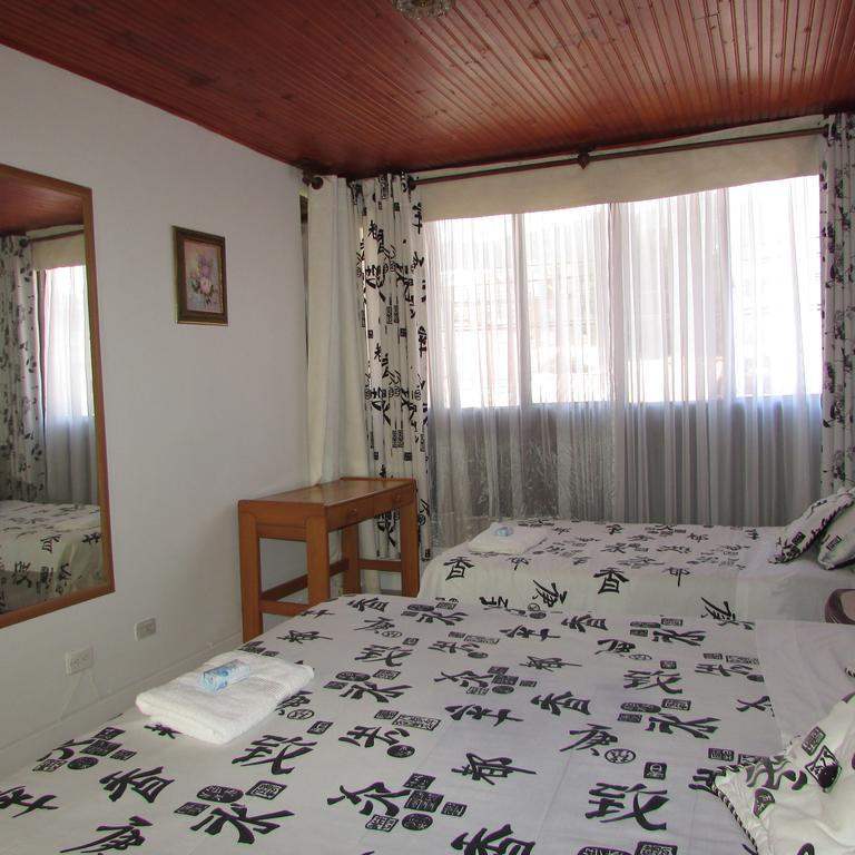 Casa De Huespedes Shalom Victoria Pension Bogota Buitenkant foto